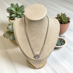 Chic Silver Necklace with Lavender Gemstone